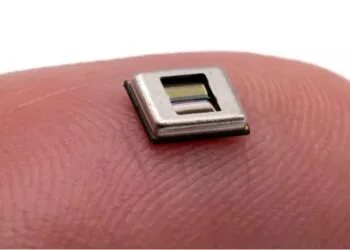 (Image source: Creative and xMEMS Labs.)