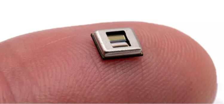 (Image source: Creative and xMEMS Labs.)