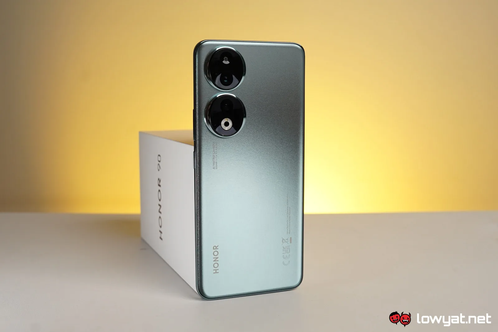 HONOR 90