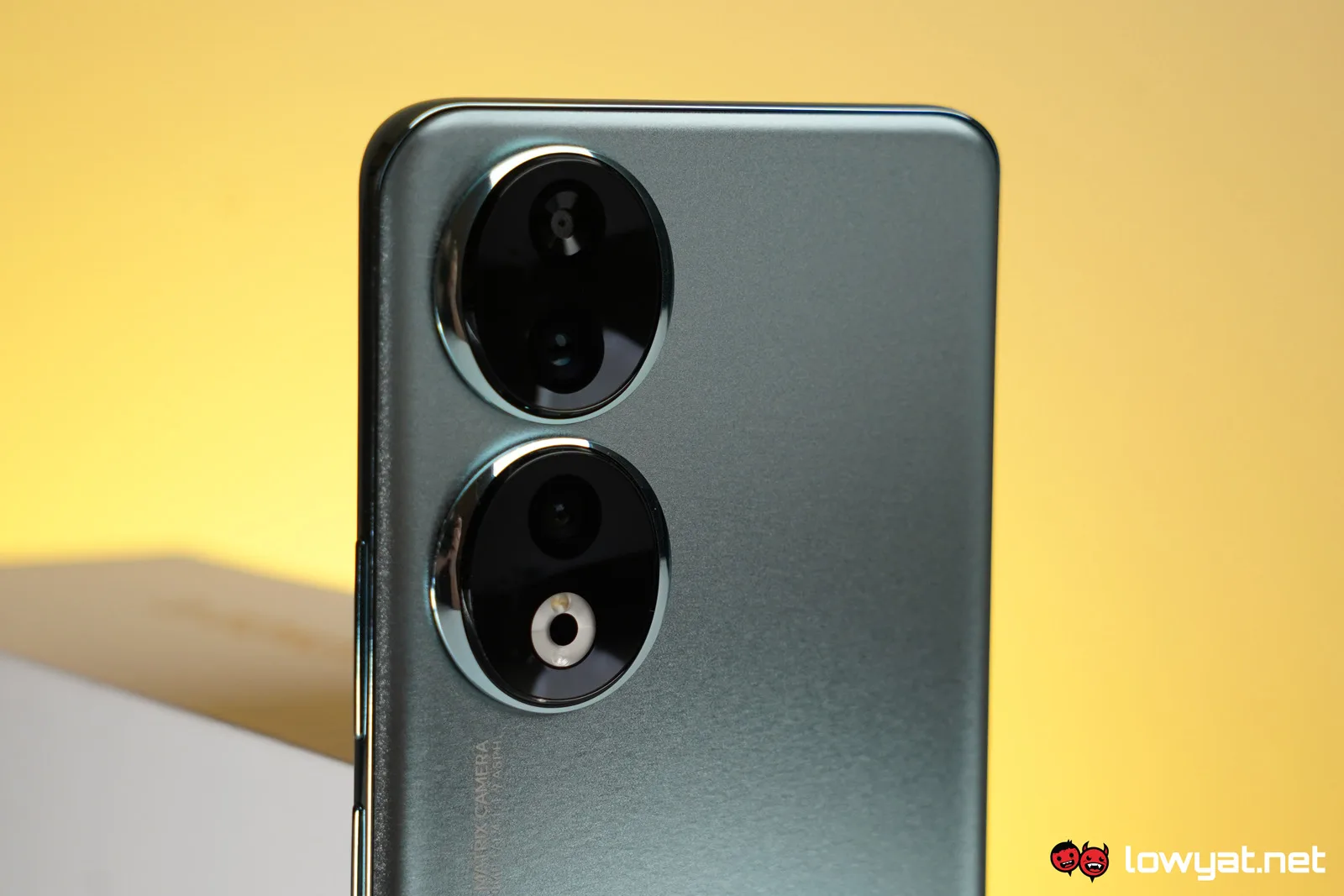 HONOR 90