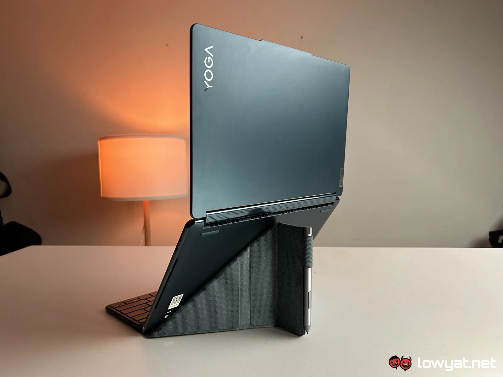 Lenovo Yoga Book 9i