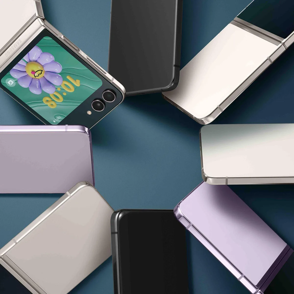 Samsung Galaxy Z Flip5 Unfolding