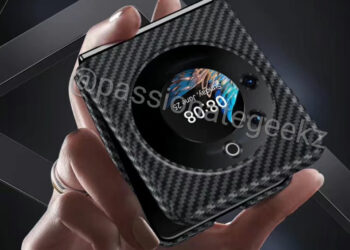 tecno phantom v flip leak