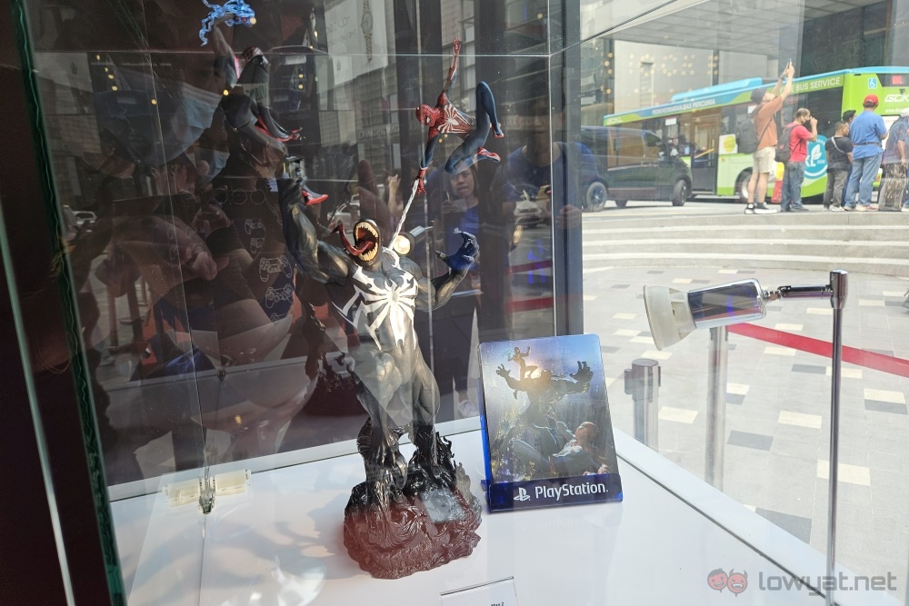 Marvel's Spider-Man 2 pop-up Collector's Edition figure