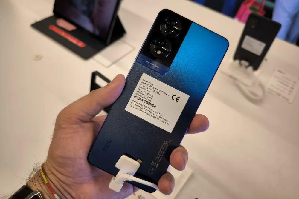 TCL 40 NXTPAPER back