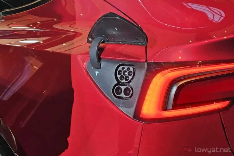 Tesla Model 3 charging port