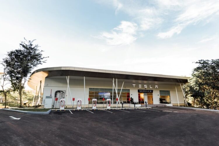 Tesla launch first service centre premium connectivity