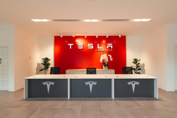 Tesla launch first service centre premium connectivity