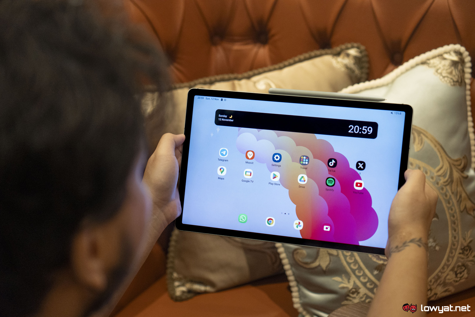 Samsung Galaxy Tab S9 FE Review: Mid-range Tablet with Stylus