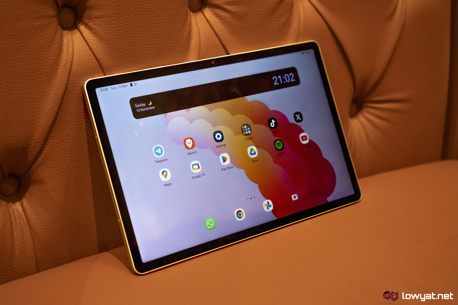Samsung Galaxy Tab S9 FE Review: Mid-range Tablet with Stylus