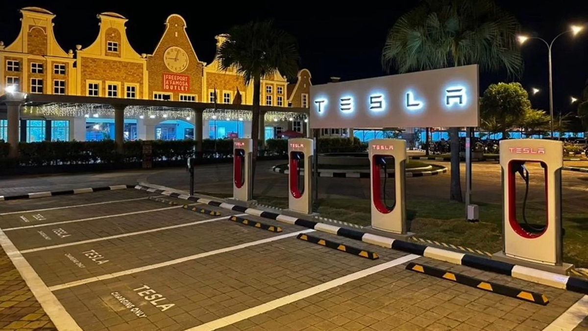 tesla supercharger melaka