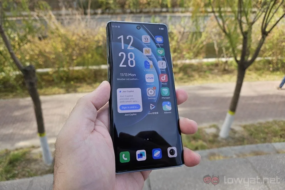 vivo X100 Pro front