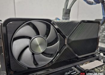 NVIDIA GeForce RTX 4070 Super FE Product Shot 7