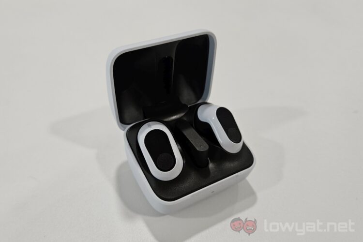 Sony Inzone Buds case open
