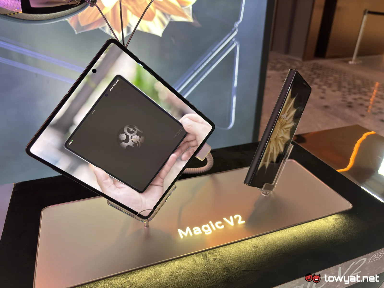 honor magic v2