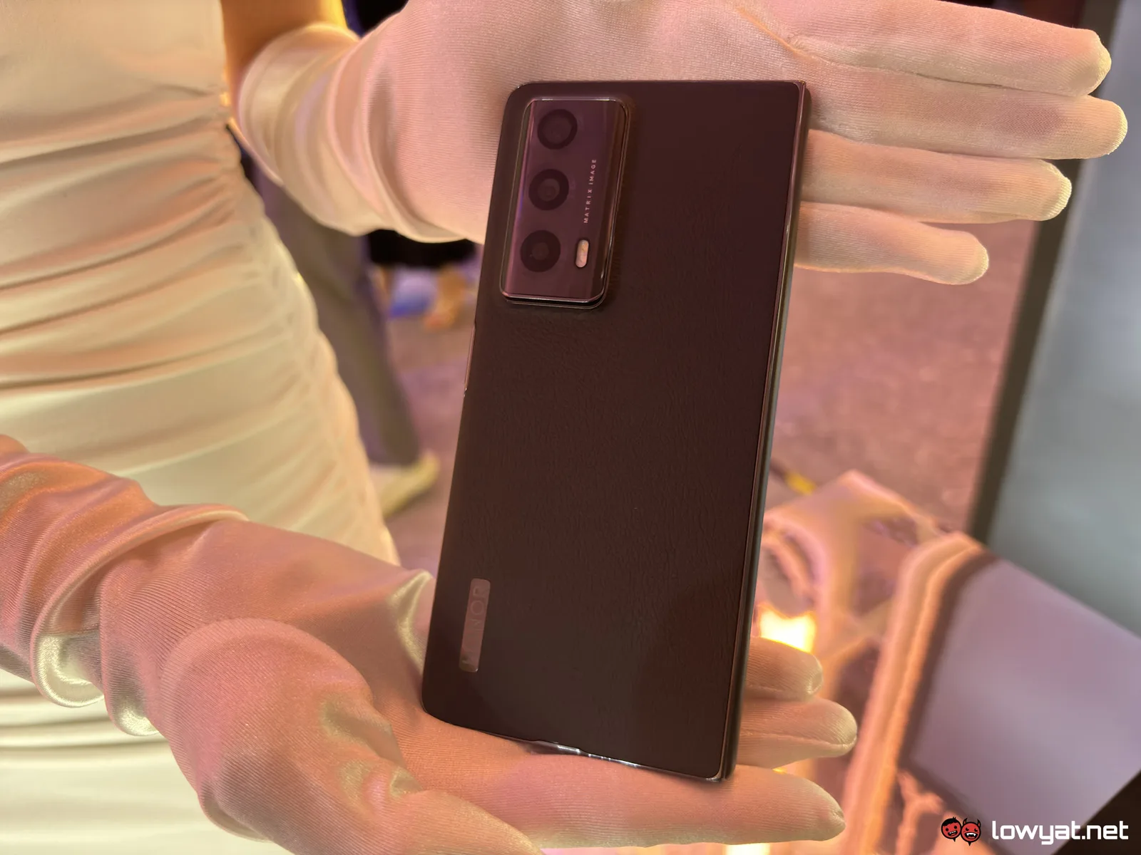 honor magic v2