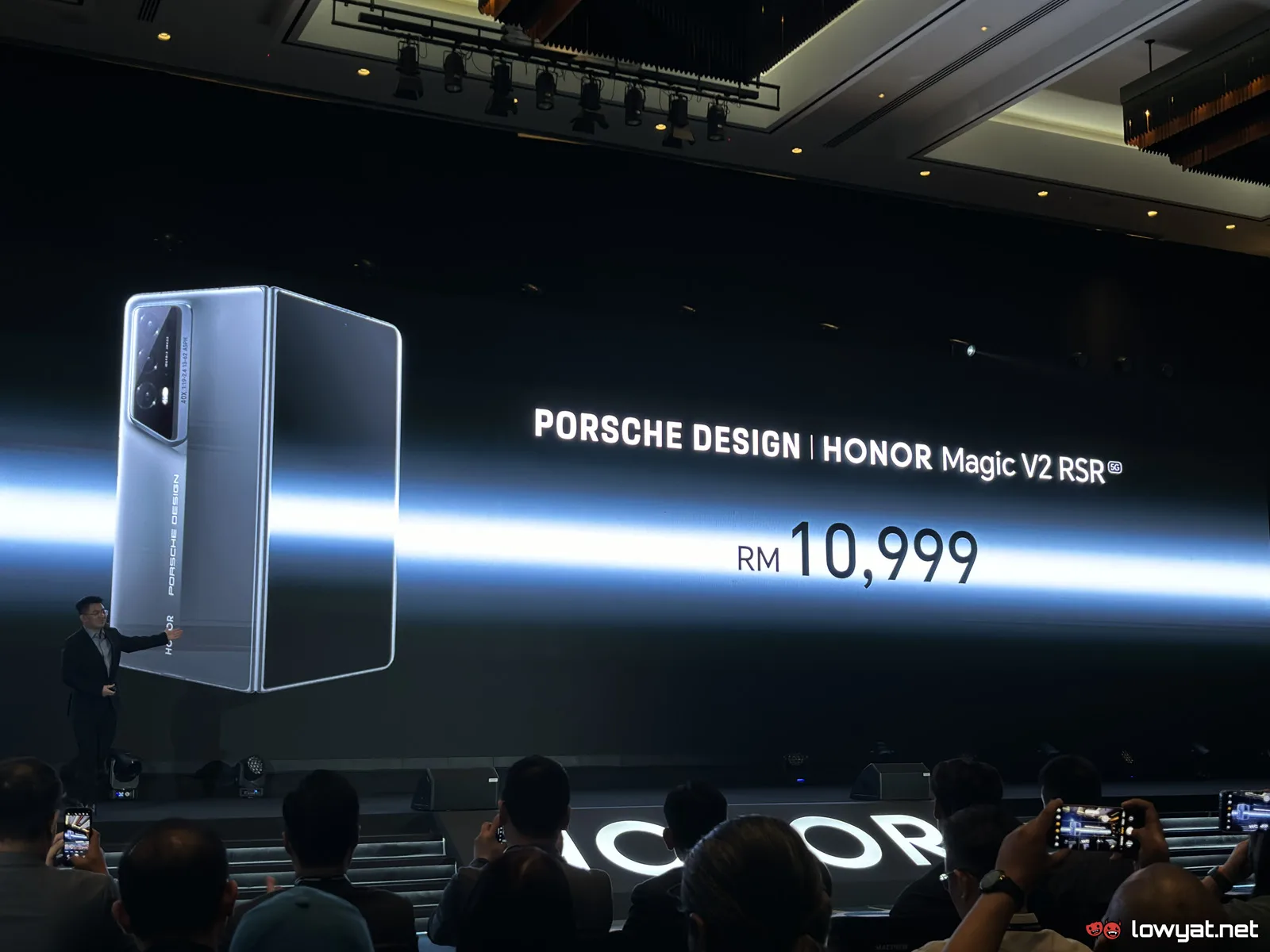 honor magic v2 rsr