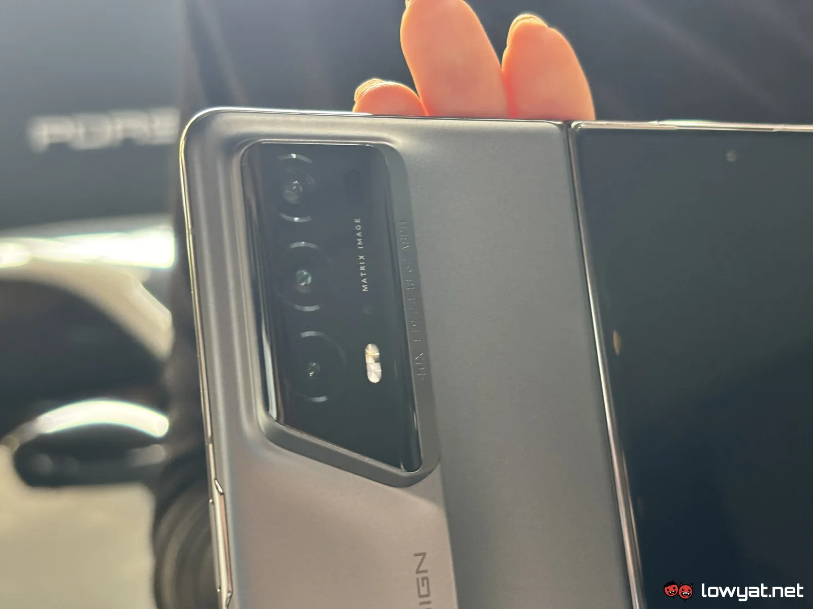 honor magic v2 rsr