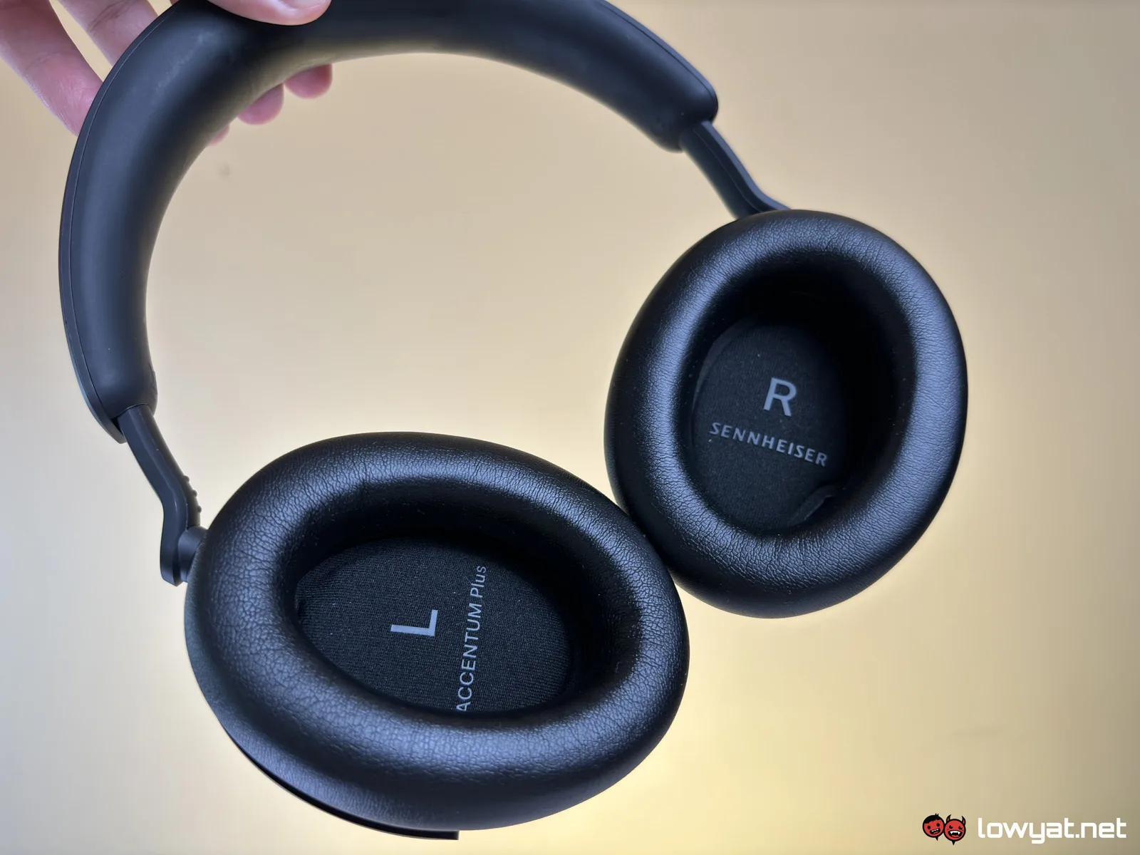 Sennheiser Accentum Plus