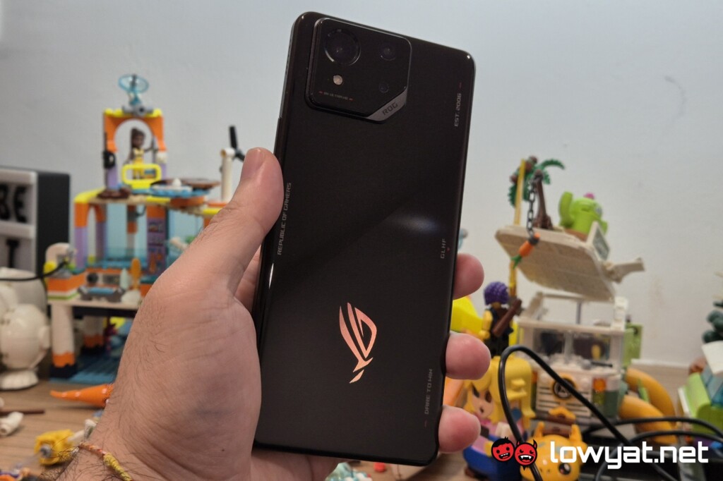 ASUS ROG Phone 8 back