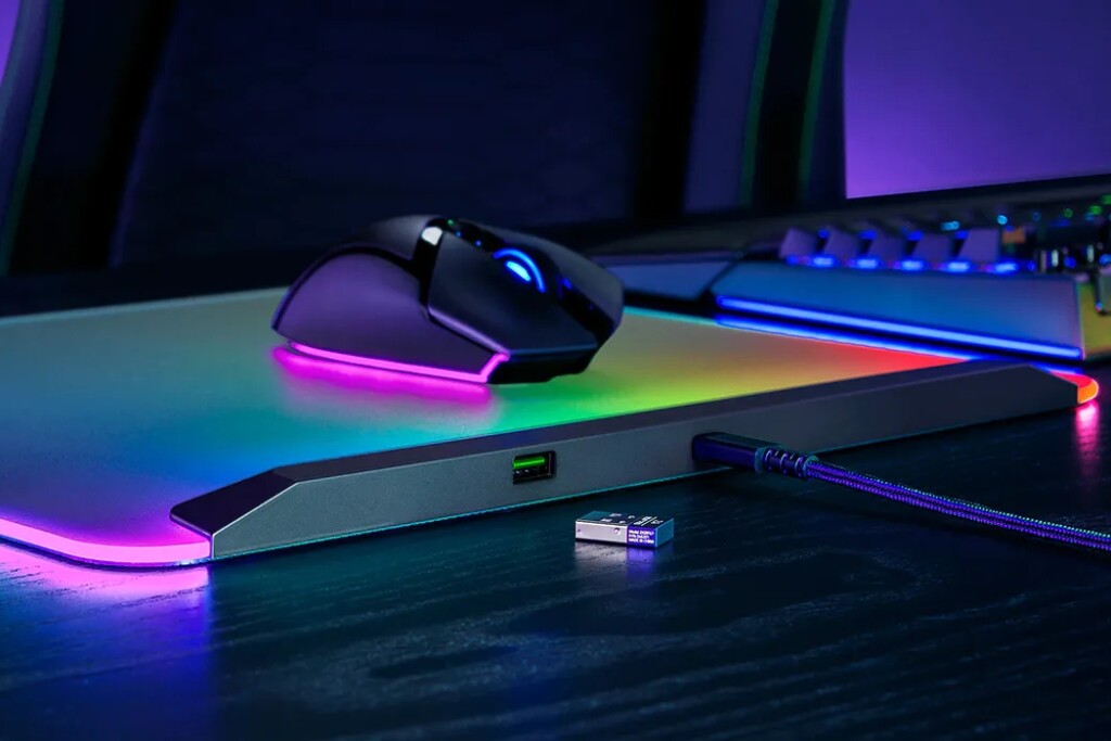 Razer Firefly V2 Pro ports