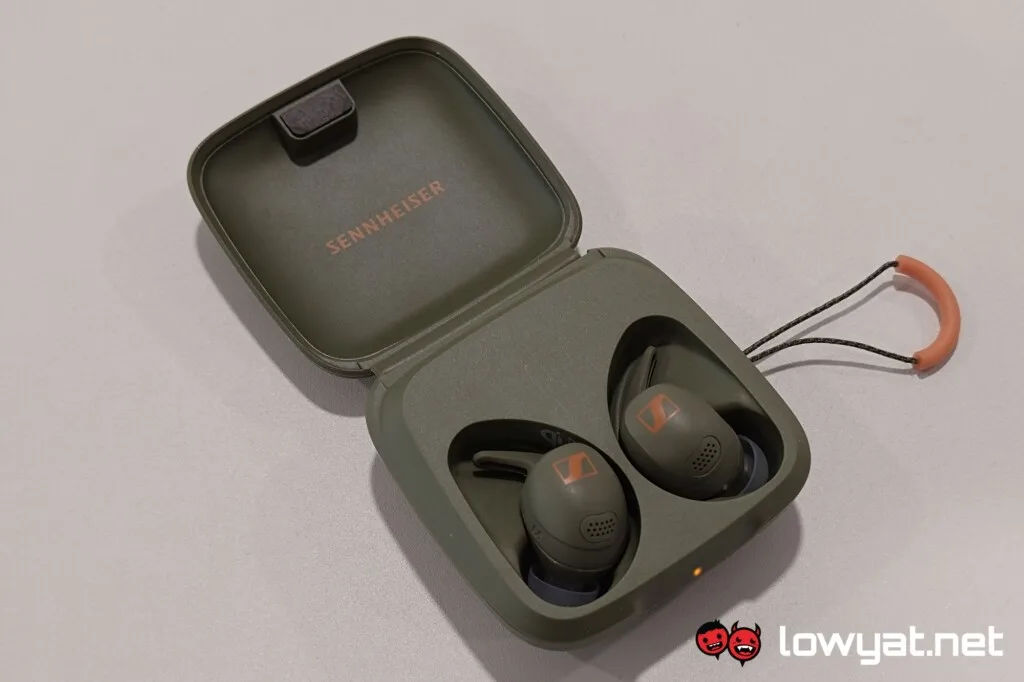 Sennheiser Momentum Sport in case