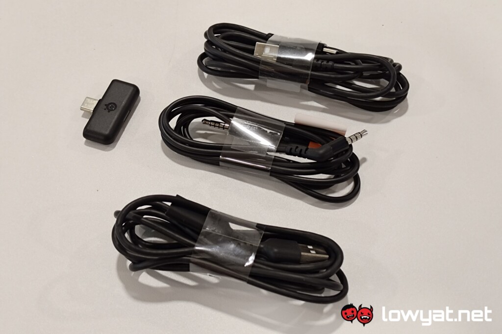 SteelSeries Arctis Nova 7 Dragon Edition dongle w cables
