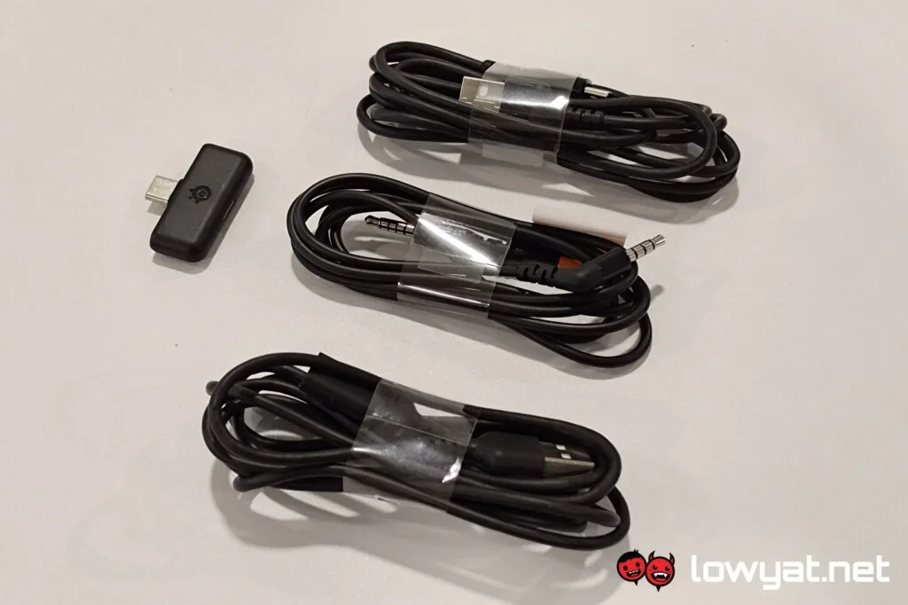 SteelSeries Arctis Nova 7 Dragon Edition dongle w cables