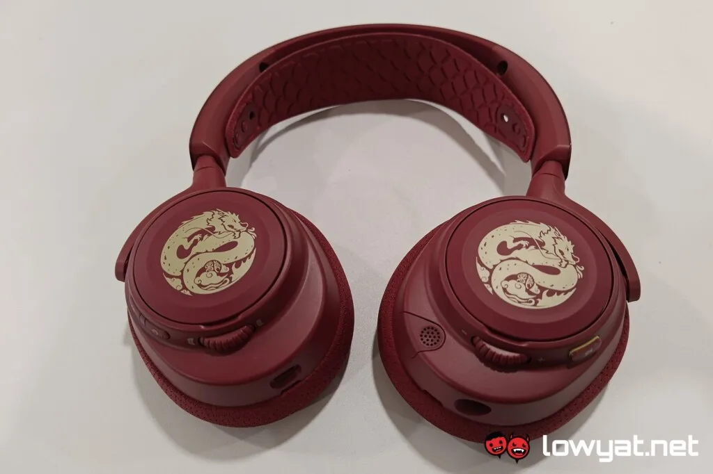 SteelSeries Arctis Nova 7 Dragon Edition flat