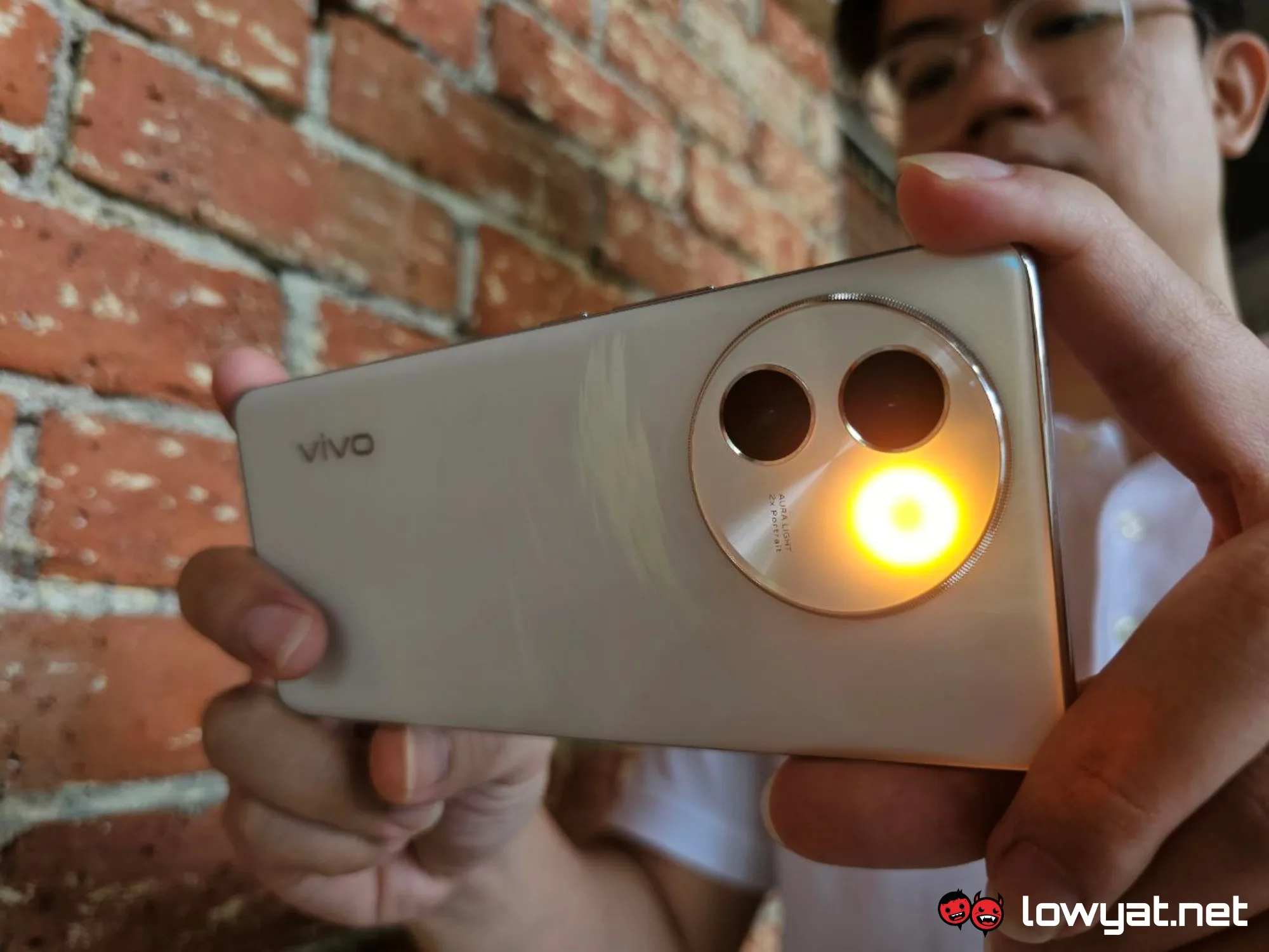 vivo v30e portrait smartphone
