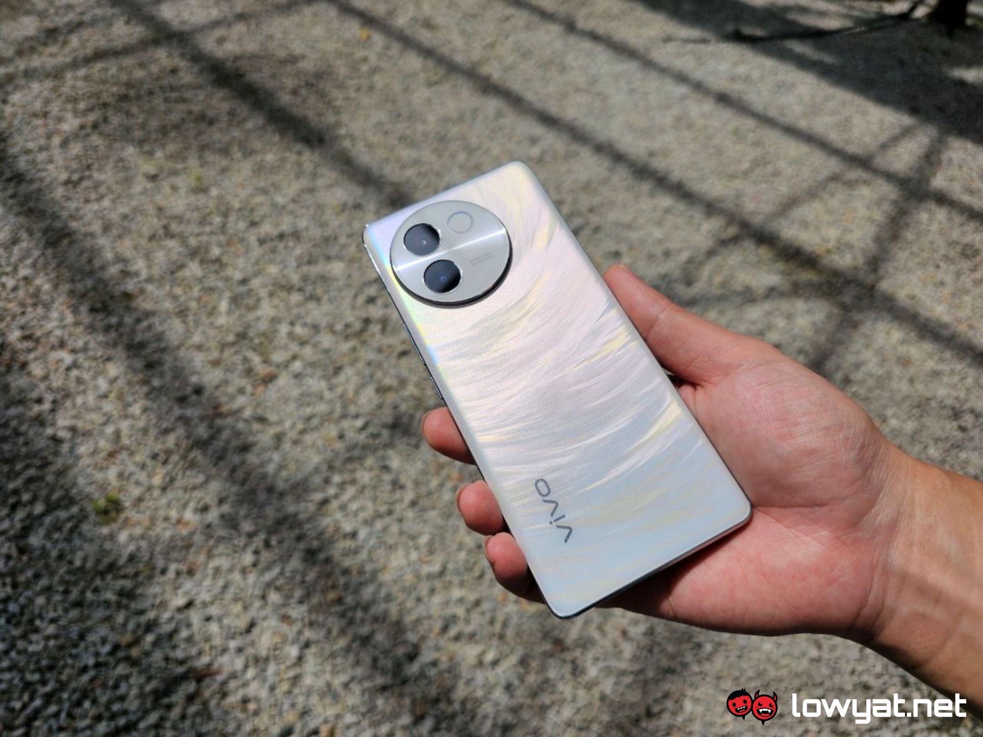 vivo v30e portrait smartphone