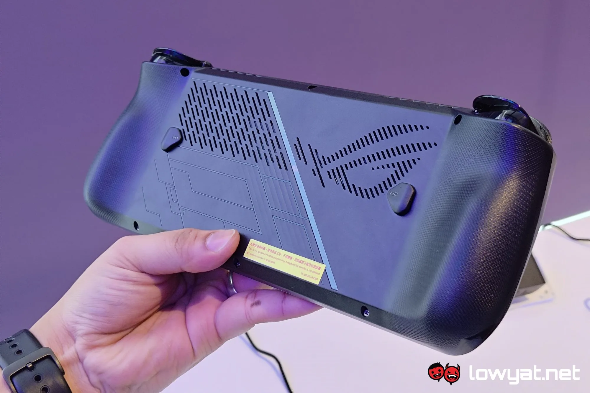 ASUS ROG Ally X back