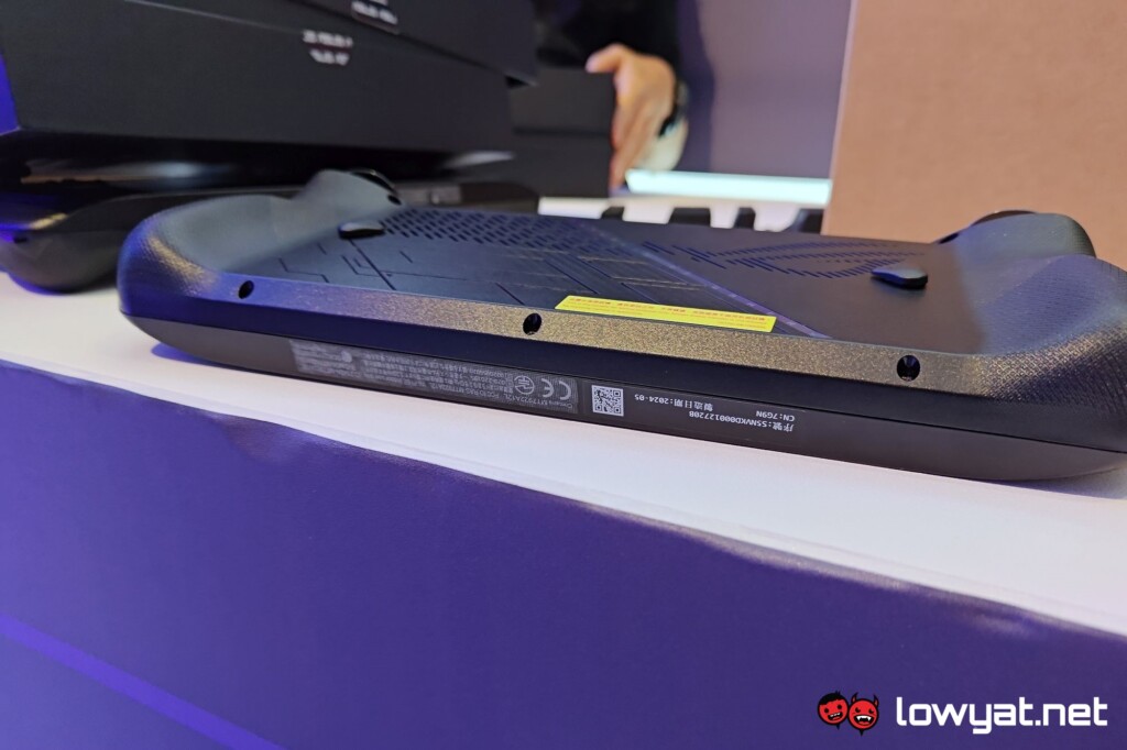 ASUS ROG Ally X bottom