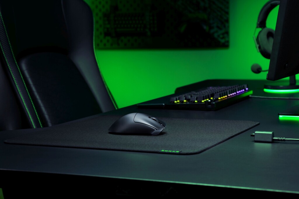 Razer-DeathAdder-V3-Hyperspeed-2