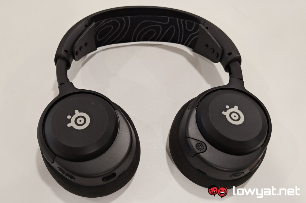 SteelSeries Arctis Nova 5 Wireless cups