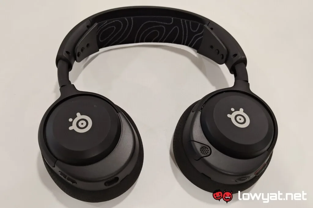 SteelSeries Arctis Nova 5 Wireless cups