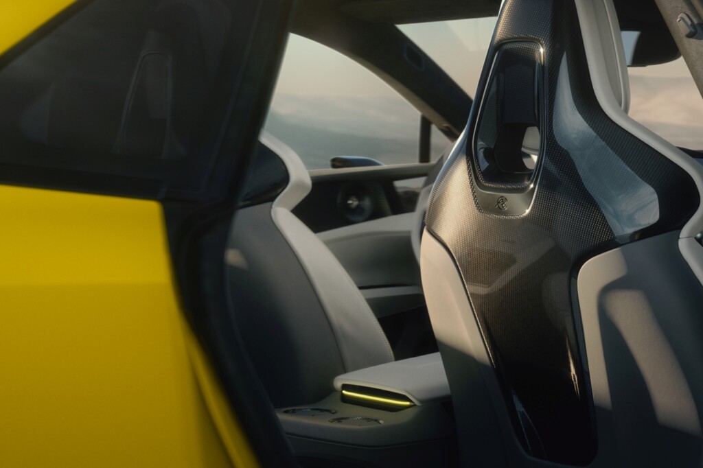 Lotus Emeya interior