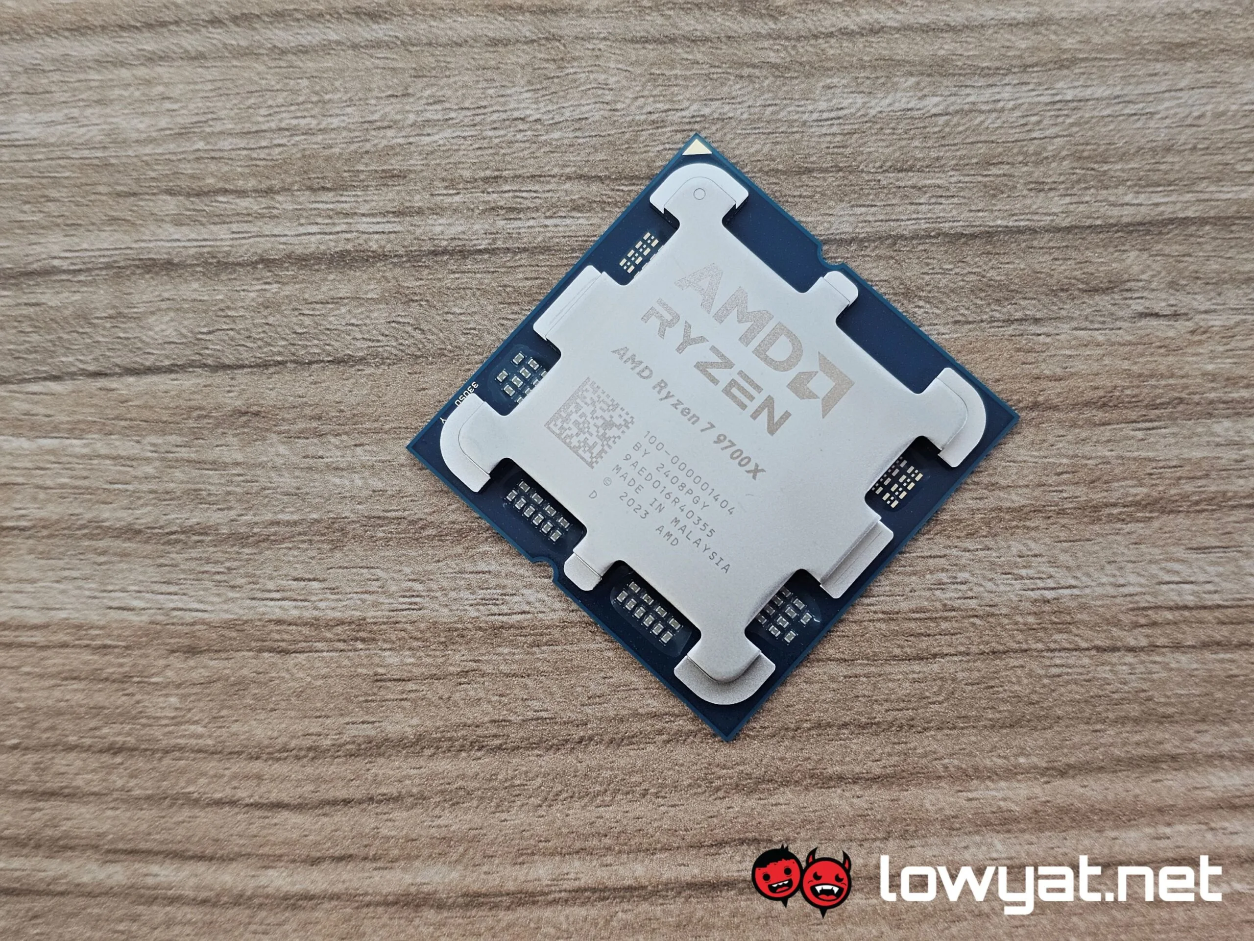 AMD-Ryzen-7-9700X-1-scaled.webp