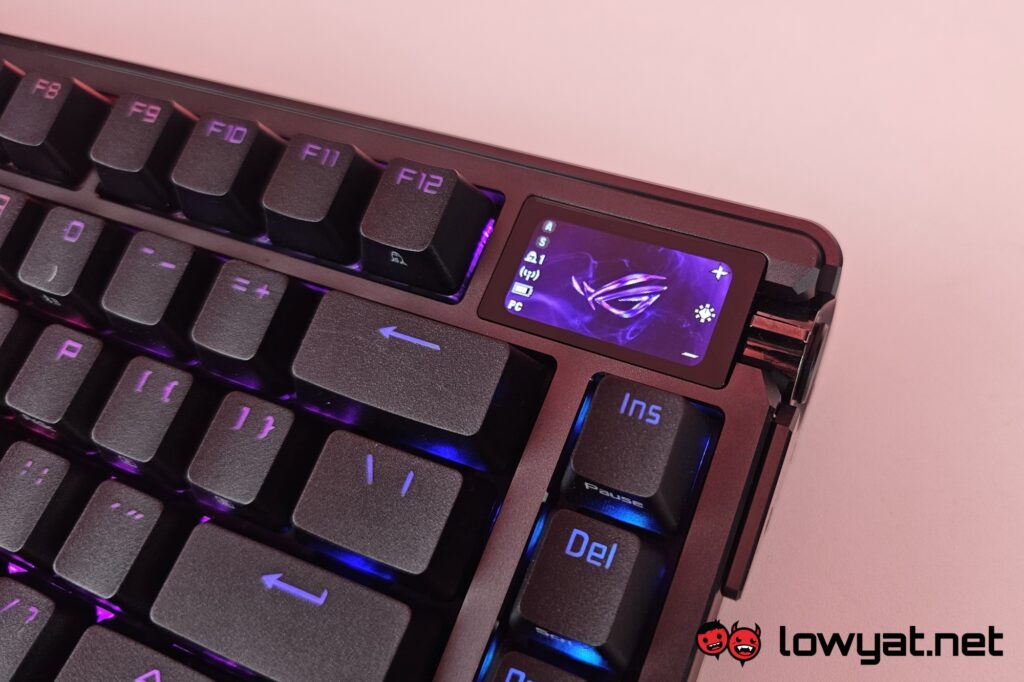 ASUS ROG Azoth Extreme OLED screen