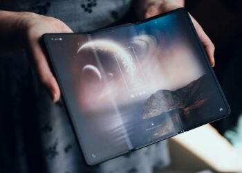 NEW-OppoTrifold-phone-Reveal