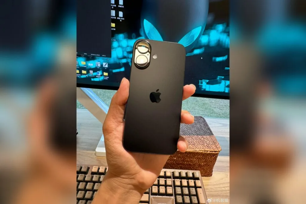 iPhone 16 dummy black horz