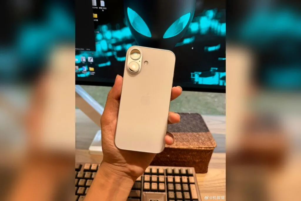 iPhone 16 dummy offwhite horz