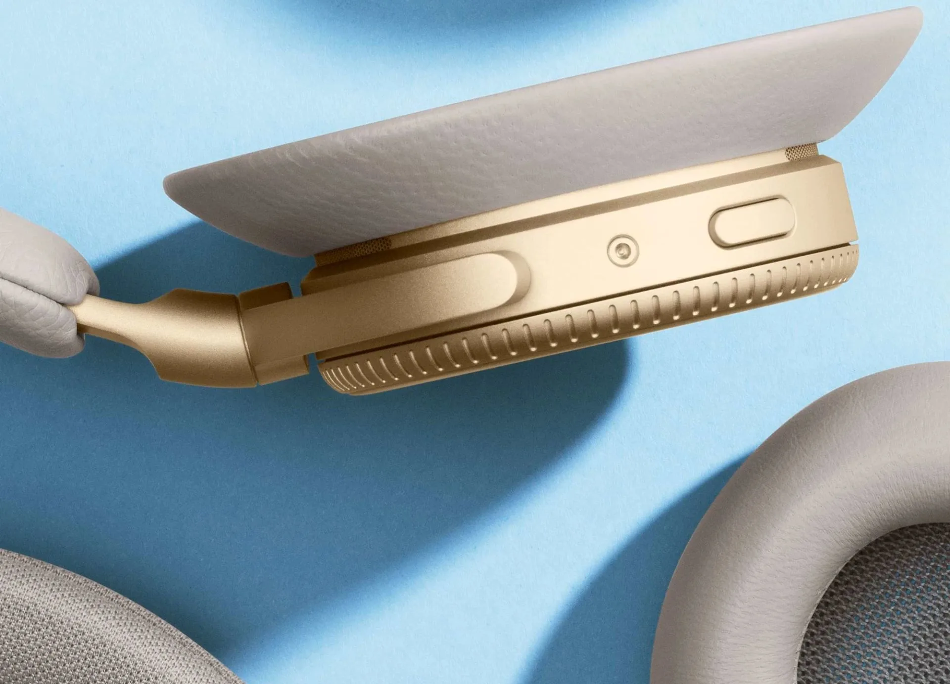 Bang-Olufsen-Beoplay-H100-2