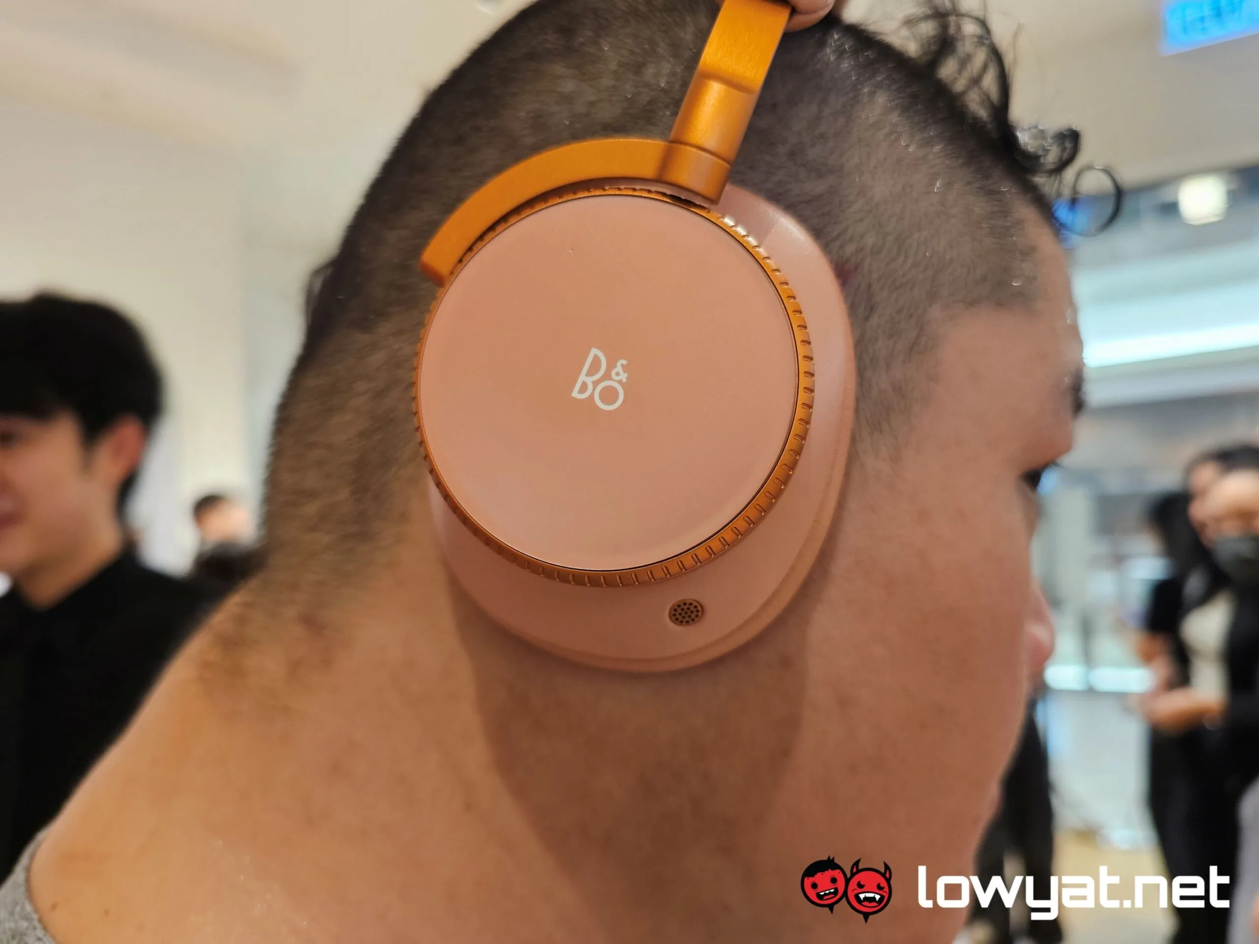 Bang-Olufsen-Beoplay-H100-8