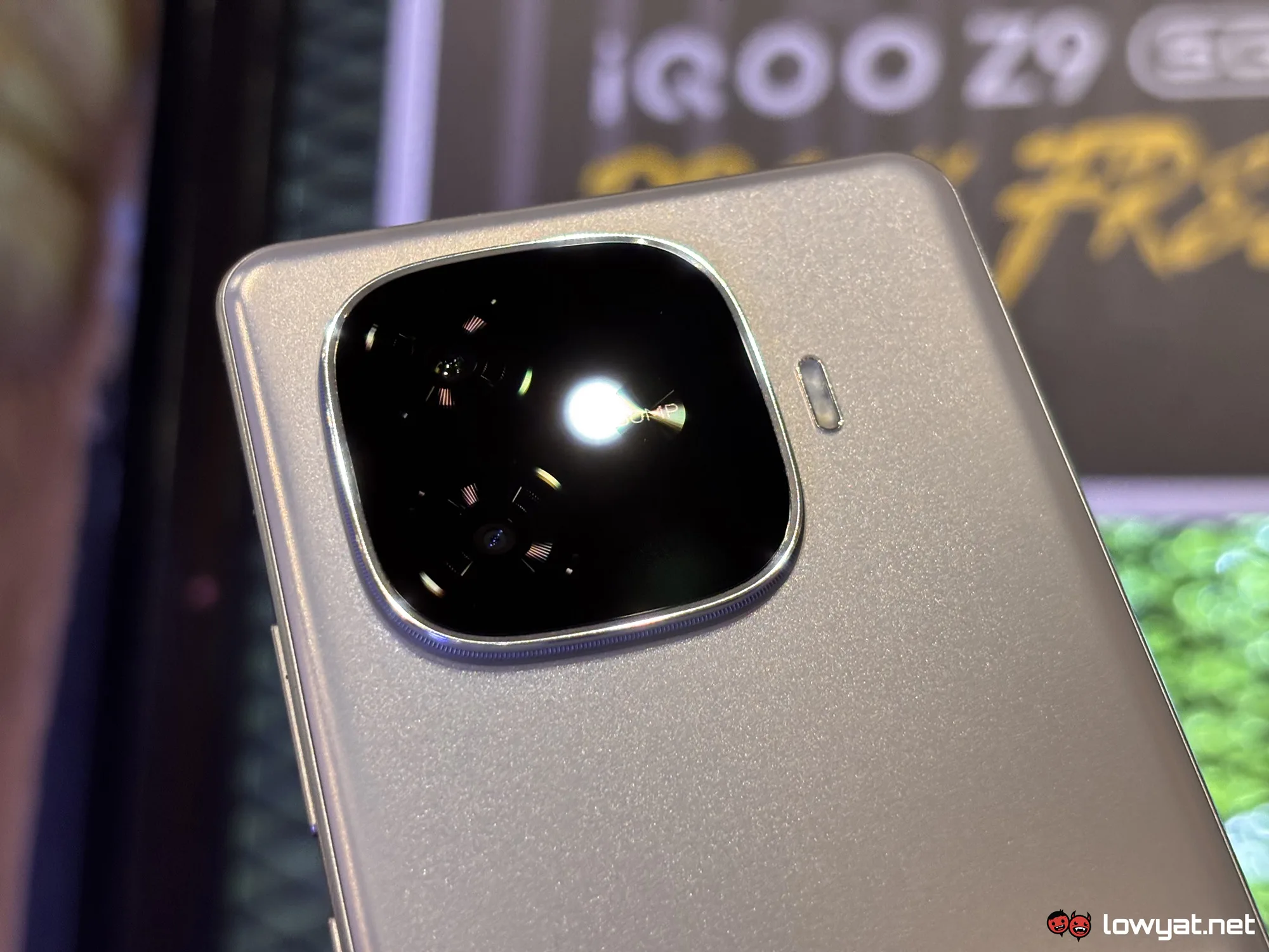 iQOO Z9 Titanium
