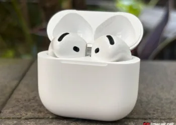 Apple AirPods 4