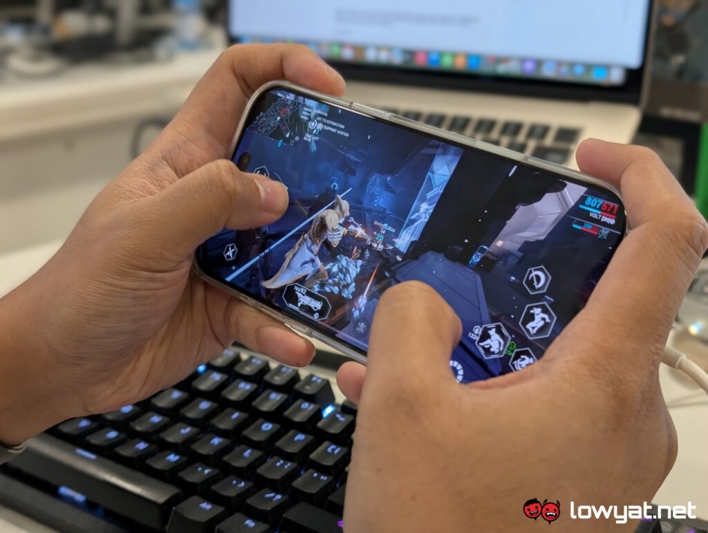 Apple iPhone 16 Pro Max review warframe