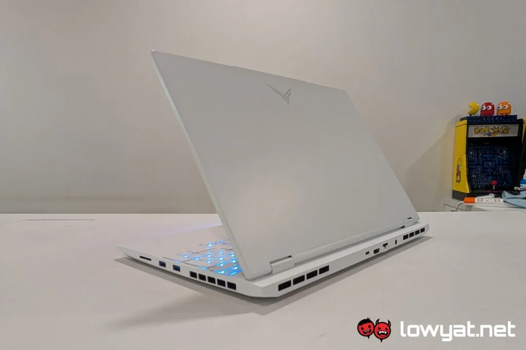 Illegear Vulcan NX Arctic Edition back 2
