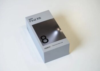 OPPO Find X8 box