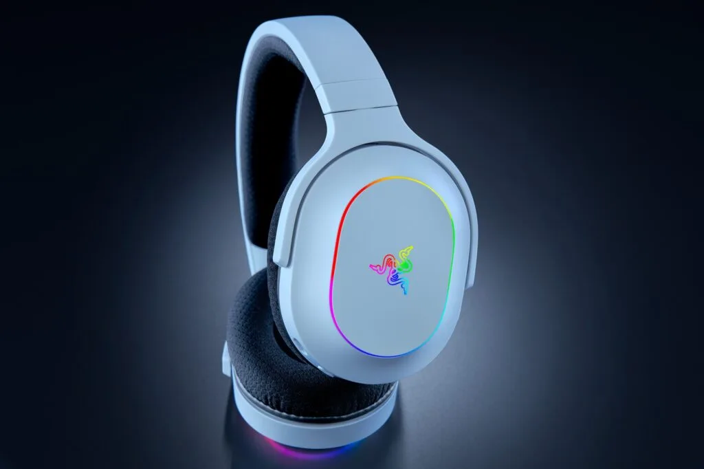 Razer Barracuda X Chroma white